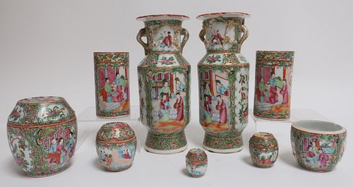 GROUP ROSE MEDALLION VASES JARS1 372e08