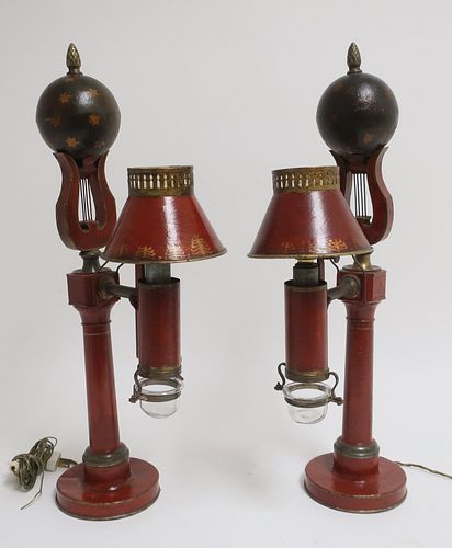 PAIR RED TOLE PEINTE LAMPS 19TH 372eaf