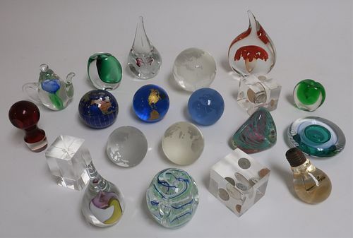 GLASS PAPERWEIGHTS ADDITIONS 372fd2