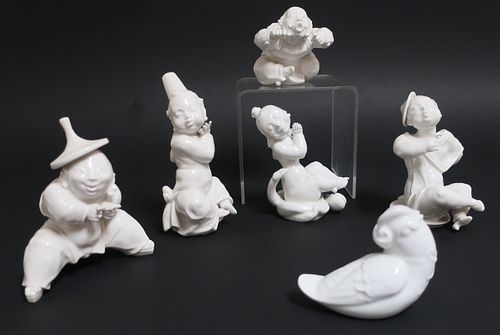 5 KPM WHITE PORCELAIN FIGURES WITH 372fe2