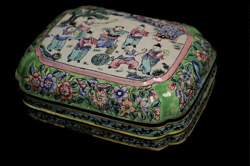 CHINESE ENAMELLED COPPER BOXSigned 3 75 3731d1