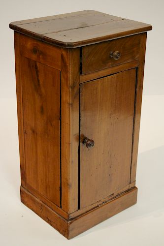 ANTIQUE SMALL CHESTNUT SIDE TABLE,