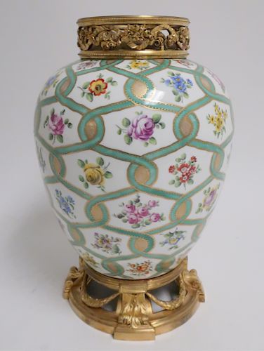 PORCELAIN VASE WITH ORMOLU MOUNTS  373524