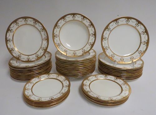 MINTON PORCELAIN DINNER SERVICERaised 373544