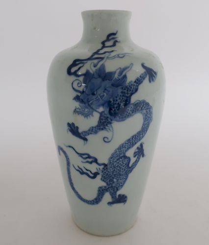 CHINESE PORCELAIN VASETwo blue dragons,