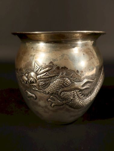 CHINESE SILVER VASE BY WANG HINGRepousse 373631