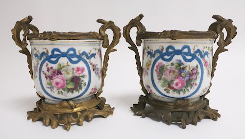 PAIR OF SEVRES STYLE PORCELAIN 37368b