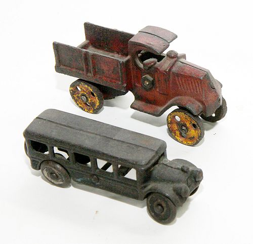 CAST IRON TOYS5 cast iron truck with
