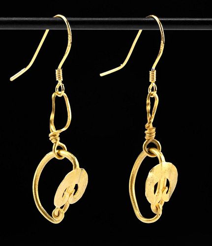 PAIR OF WEARABLE ROMAN GOLD LUNATE