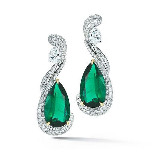 ELEGANT EMERALD AND DIAMOND EARRINGSELEGANT 372058