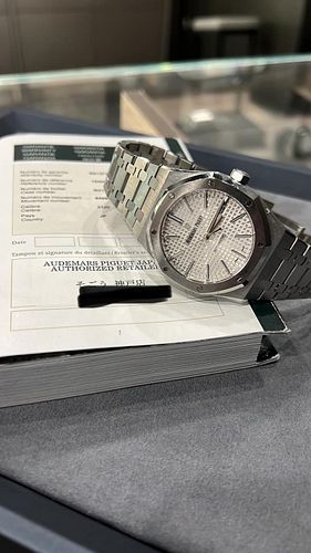 AUDEMARS PIGUET 41MM WHITE DIAL 37211d