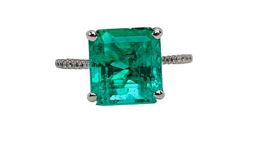 AN EMERALD AND DIAMOND ENGAGEMENT