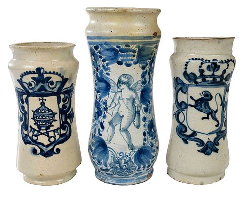 GROUP OF THREE BLUE AND WHITE FAIENCE 374c71