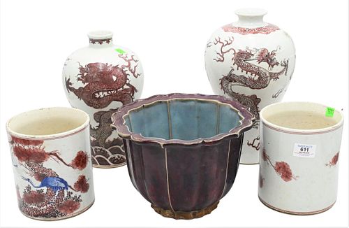 FIVE PIECE CHINESE PORCELAIN GROUPFive