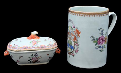 TWO CHINESE EXPORT PORCELAIN PIECESTwo 374e32