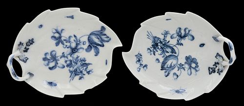 A PAIR OF MEISSEN BLUE AND WHITE 374f2b