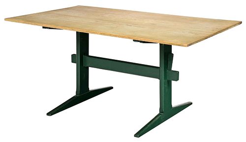 GREEN PAINTED TRESTLE TABLE20th 374f4d
