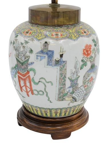 CHINESE FAMILLE VERTE COVERED JARChinese 37506b