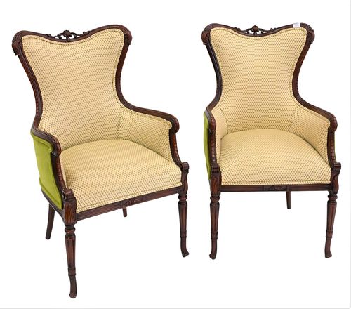 A PAIR OF UPHOLSTERED SITTING CHAIRSA 37527e