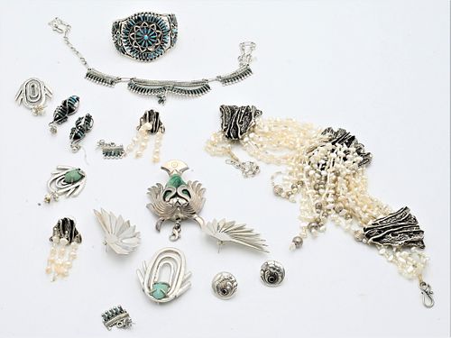 GROUP OF SILVER AND TURQUOISE JEWELRYGroup 3753e3