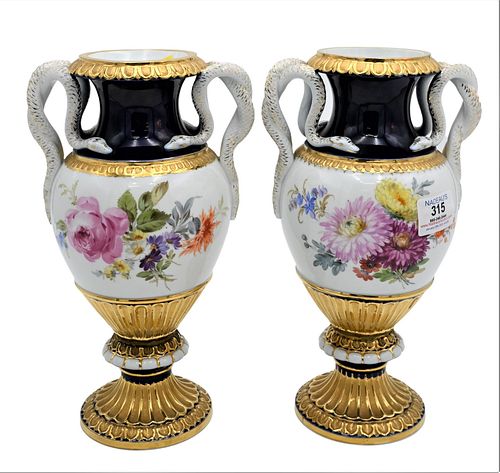 A PAIR OF MEISSEN PORCELAIN VASESA 3756ee