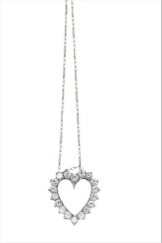 14K WHITE GOLD AND DIAMOND HEART 375ab3