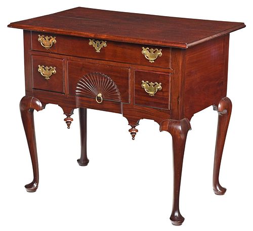 FINE NEW ENGLAND QUEEN ANNE MAHOGANY