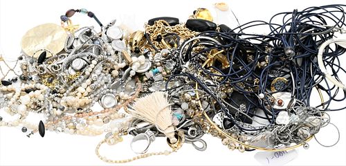 LOT OF COSTUME AND SILVER JEWELRY.Lot