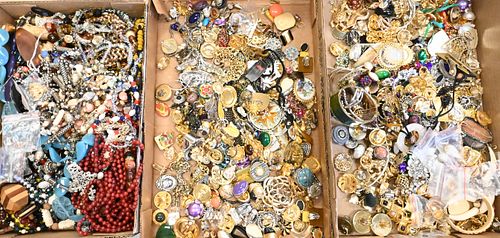 THREE TRAY LOTS OF COSTUME JEWELRYThree 375bfd