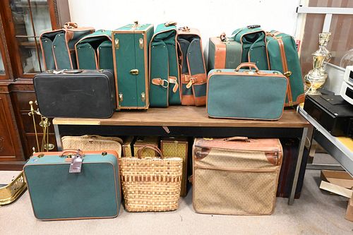 LARGE LOT OF LUGGAGELarge Lot of 375de4