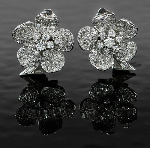 PLATINUM, GOLD AND DIAMOND EARCLIPSflower