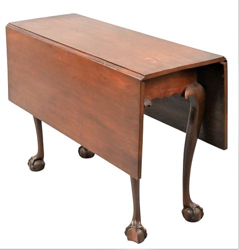 CHIPPENDALE MAHOGANY TABLEChippendale