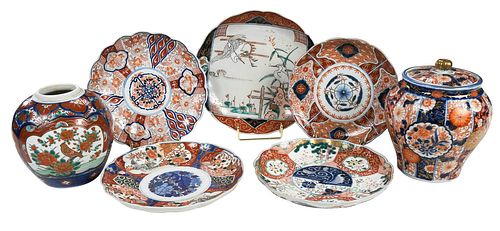 FIVE IMARI PORCELAIN PLATES AND 376310