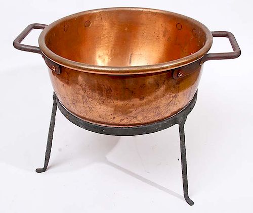 COPPER CANDY KETTLEAn early 20th Century