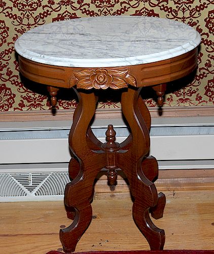 VICTORIAN STYLE TABLESA pair of 373cd0