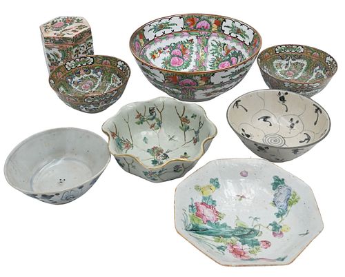 EIGHT PIECE CHINESE PORCELAIN GROUPEight 373e51