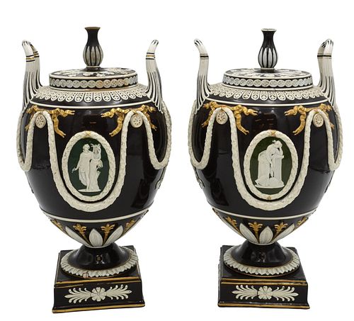 PAIR OF WEDGWOOD VICTORIA WARE 373f15