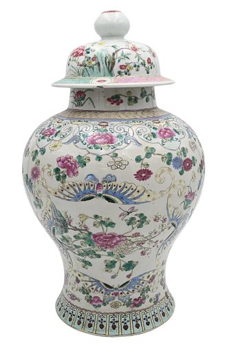 CHINESE FAMILLE ROSE BALUSTER VASE 373f29