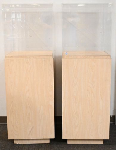 PAIR OF PEDESTALS WITH PLEXI GLASS 37410f