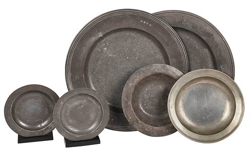 SIX BRITISH PEWTER CHARGERS AND 37414f
