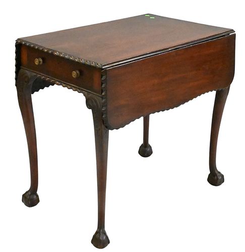 GEORGE III MAHOGANY DROP LEAF TABLEGeorge 3743e8