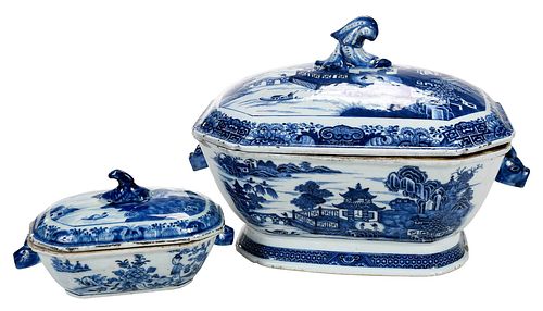 TWO CHINESE EXPORT BLUE AND WHITE 3743f5