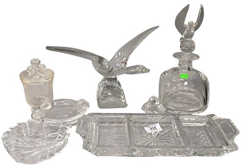 SEVEN PIECE DECORATIVE GLASS LOTSeven 3745a1