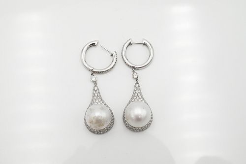 18 KARAT PEARL EARRINGS WITH DIAMONDS18