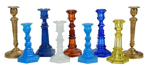 GROUP OF NINE ASSORTED GLASS AND
