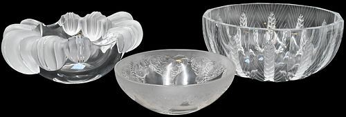 THREE LALIQUE BOWLSThree Lalique 374b3d