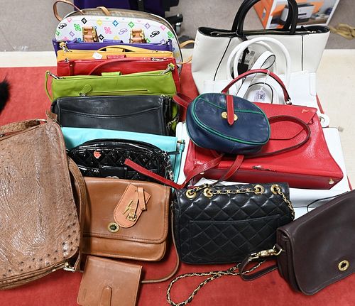 LARGE LOT OF WOMEN S HANDBAGS PURSES  377425