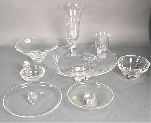 SEVEN STEUBEN CRYSTAL PIECES, TO