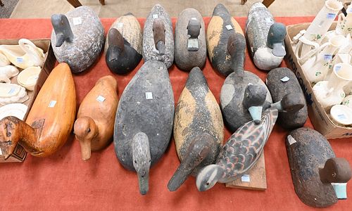 GROUP OF 14 DUCK DECOYS TO INCLUDE 377661