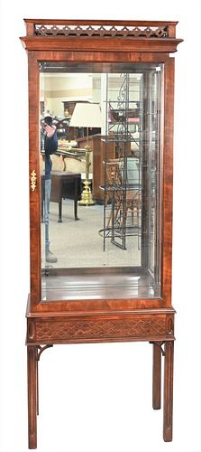 CHINESE CHIPPENDALE STYLE VITRINE  377696
